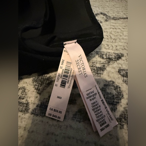 Victoria's Secret Black Sports Bra, NWT - Picture 4 of 4